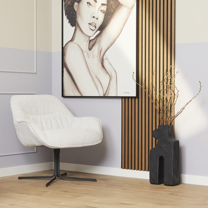 Fauteuil Mila draaibaar in gebroken witte stof met zwarte metalen poot