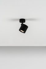 Kronn wand/plafondlamp GU10 met textuur in het zwart.