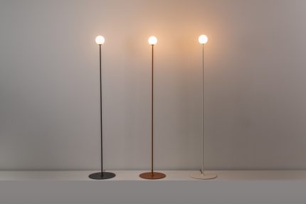 Vloerlamp Symphony G9 H. 130 cm met textuur koper
