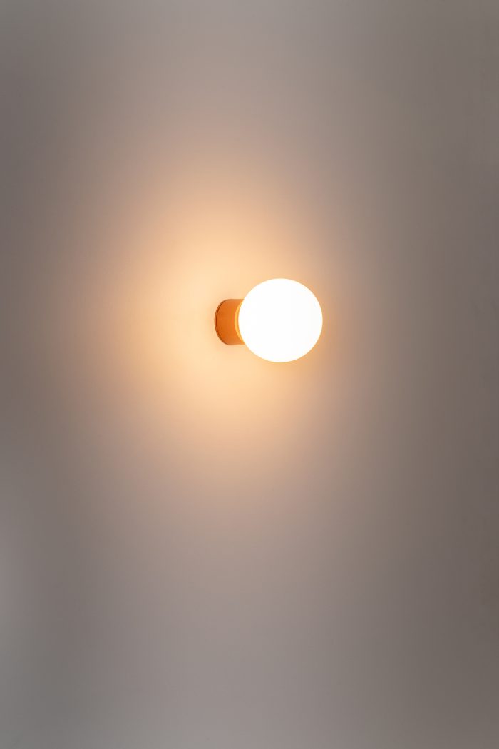 Symphony wandlamp G9 met textuur in koperkleur - Afbeelding 2