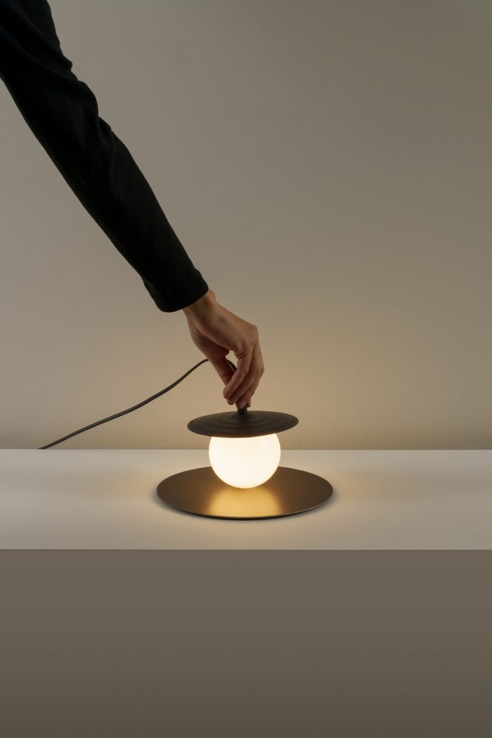 Symphony Tafellamp G9 in gestructureerd antraciet grijs. - Afbeelding 2