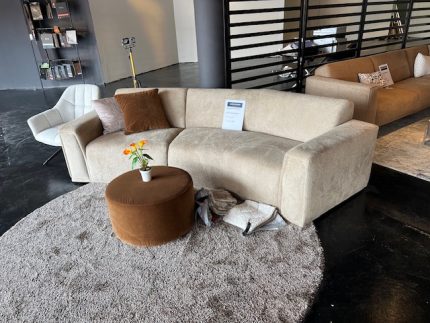 showroom bank