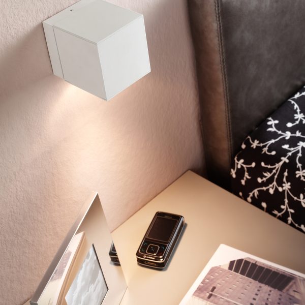 Dau 80 wandlamp GU10 gestructureerd wit