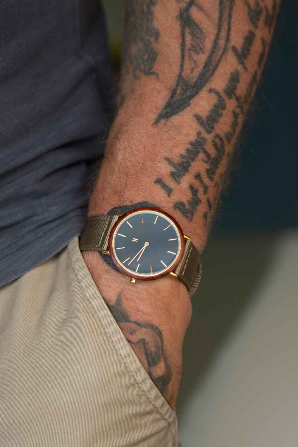 601513202004-1.jpg Horloge Smokey Blue - Afbeelding 2