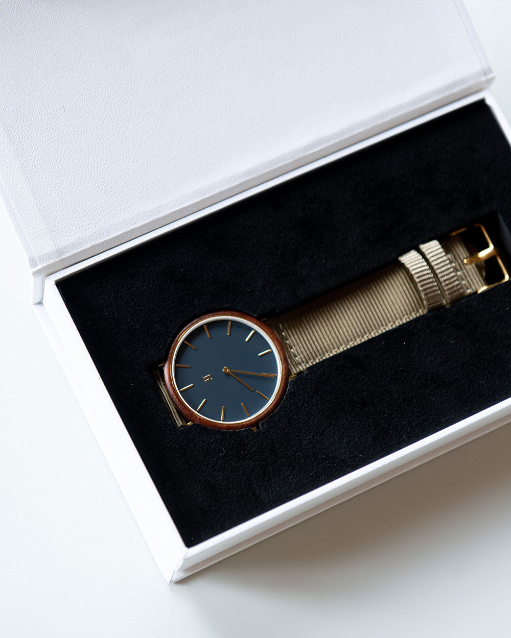 601513202004-11.jpg Horloge Smokey Blue - Afbeelding 12
