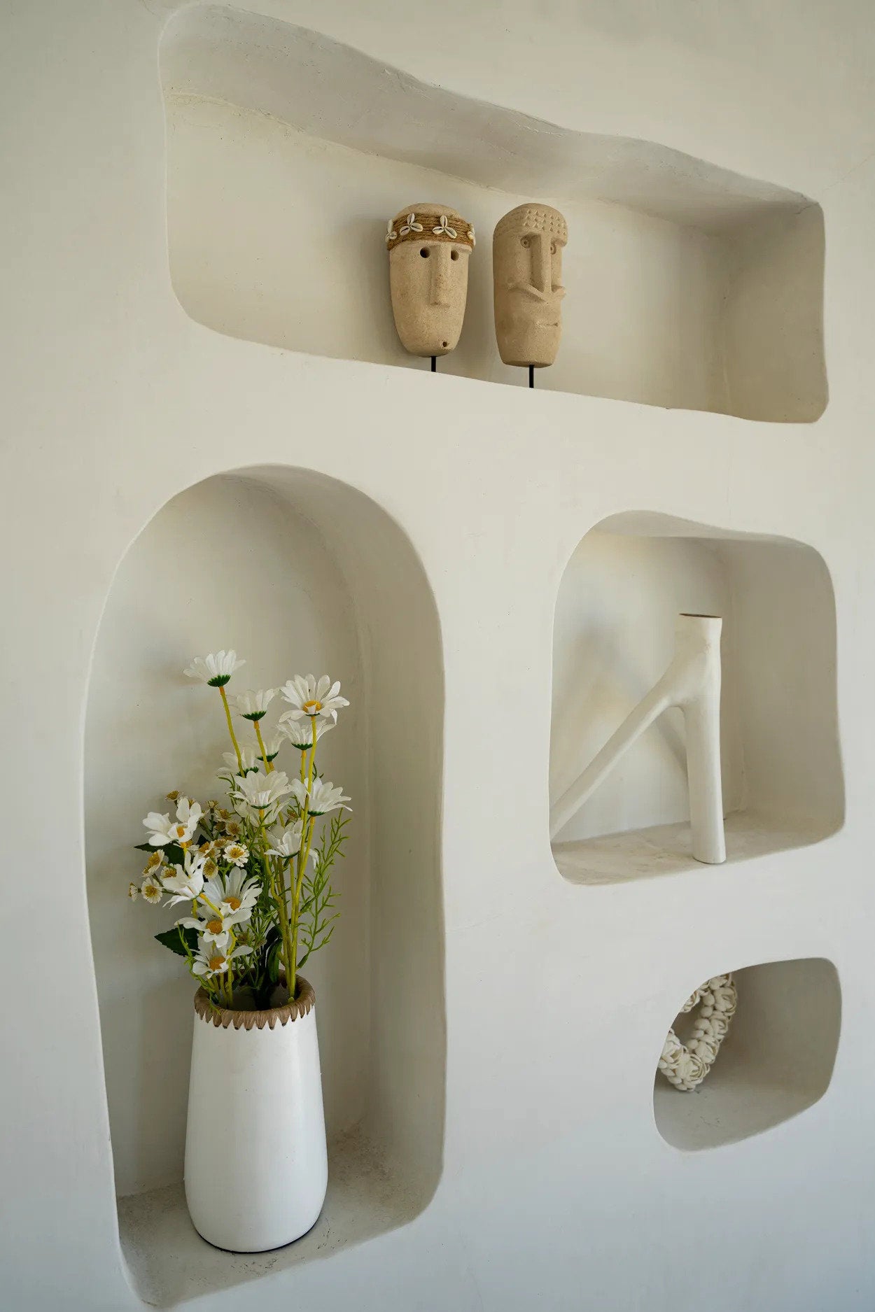 BAHRA021-2.jpg De Sumba Steen #21 op Standaard - Afbeelding 3