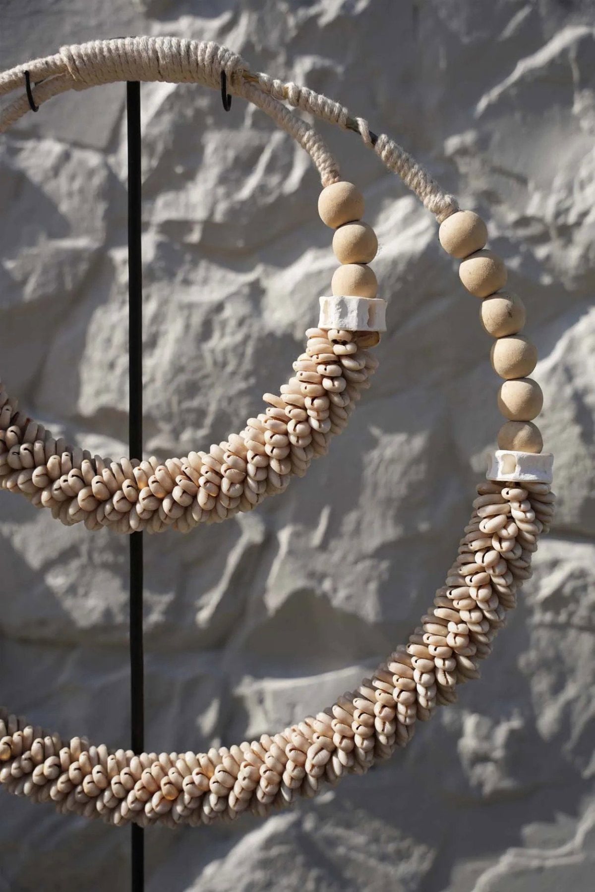 De dubbele schelpketting op standaard - Natuurlijk - Afbeelding 3