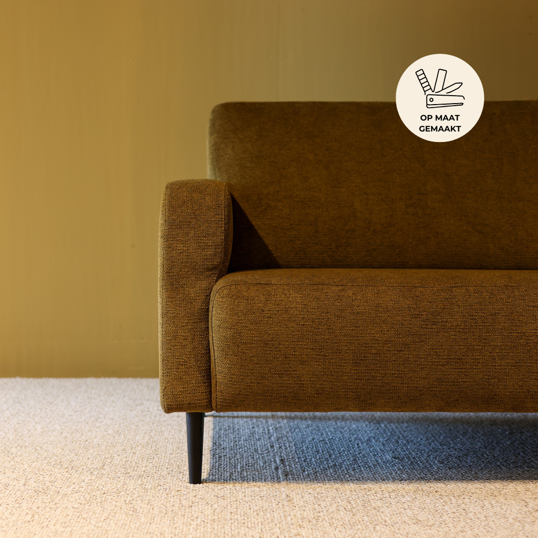 Sit Design – bank YUKI in moderne setting met zachte stoffering