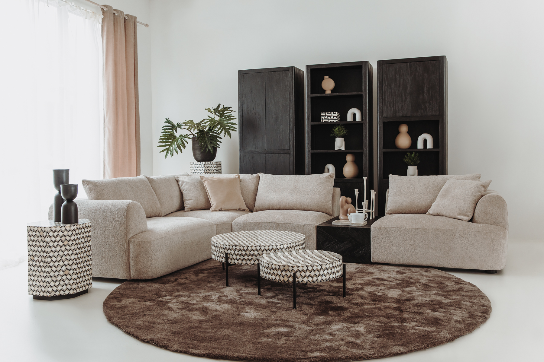Showroom Arista Wonen op Woonboulevard WOOON Leiderdorp – zithoek en eethoek