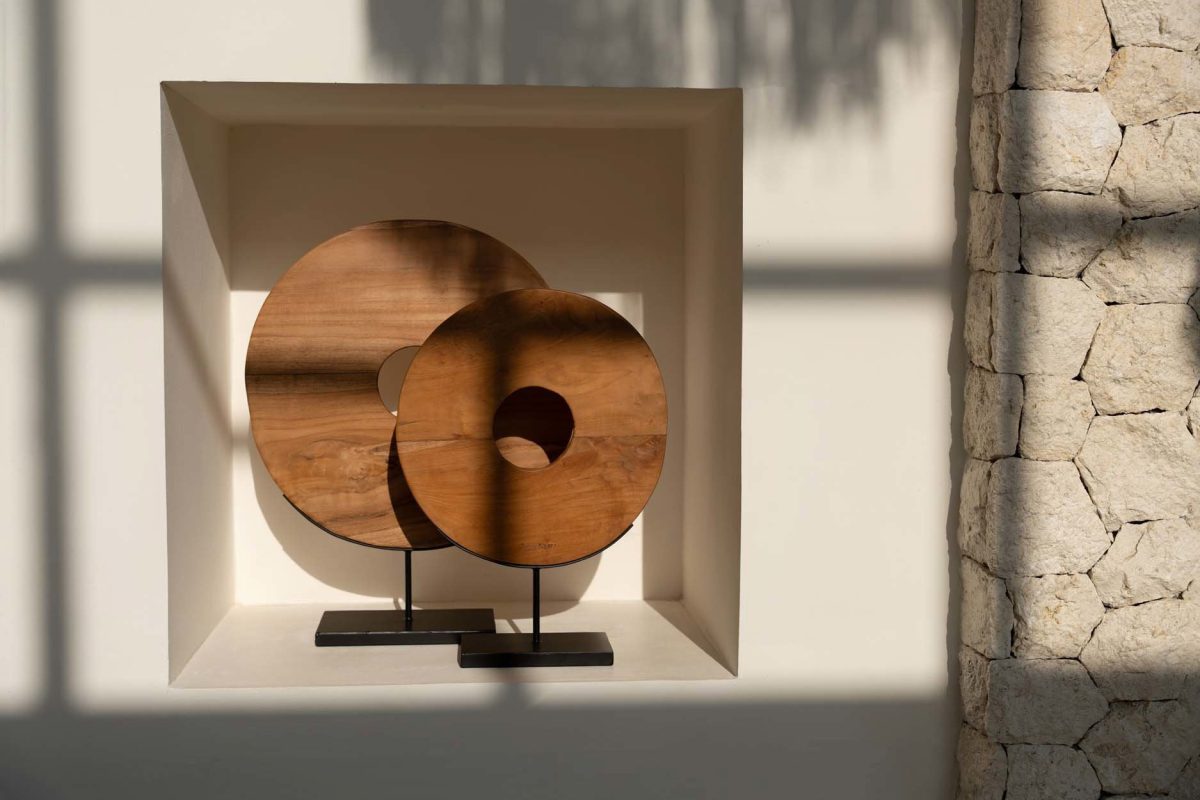 De Teak Schijf op Standaard - M - Afbeelding 2