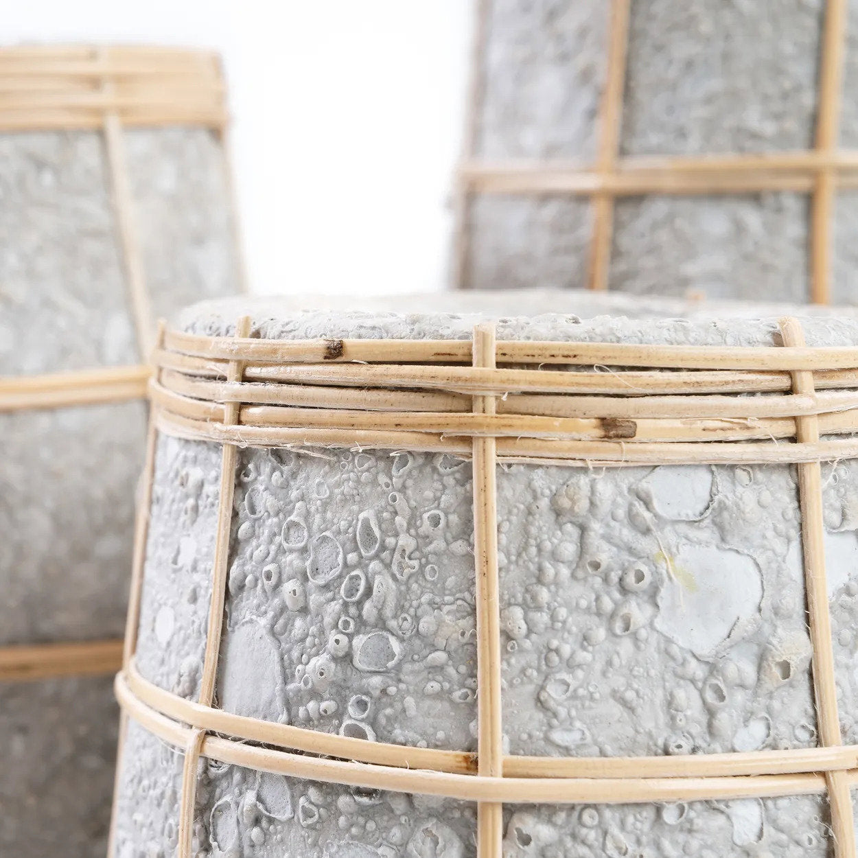 JABR086ConN-M-4.jpg De schattige vaas - Beton Natuurlijk - M - Afbeelding 5