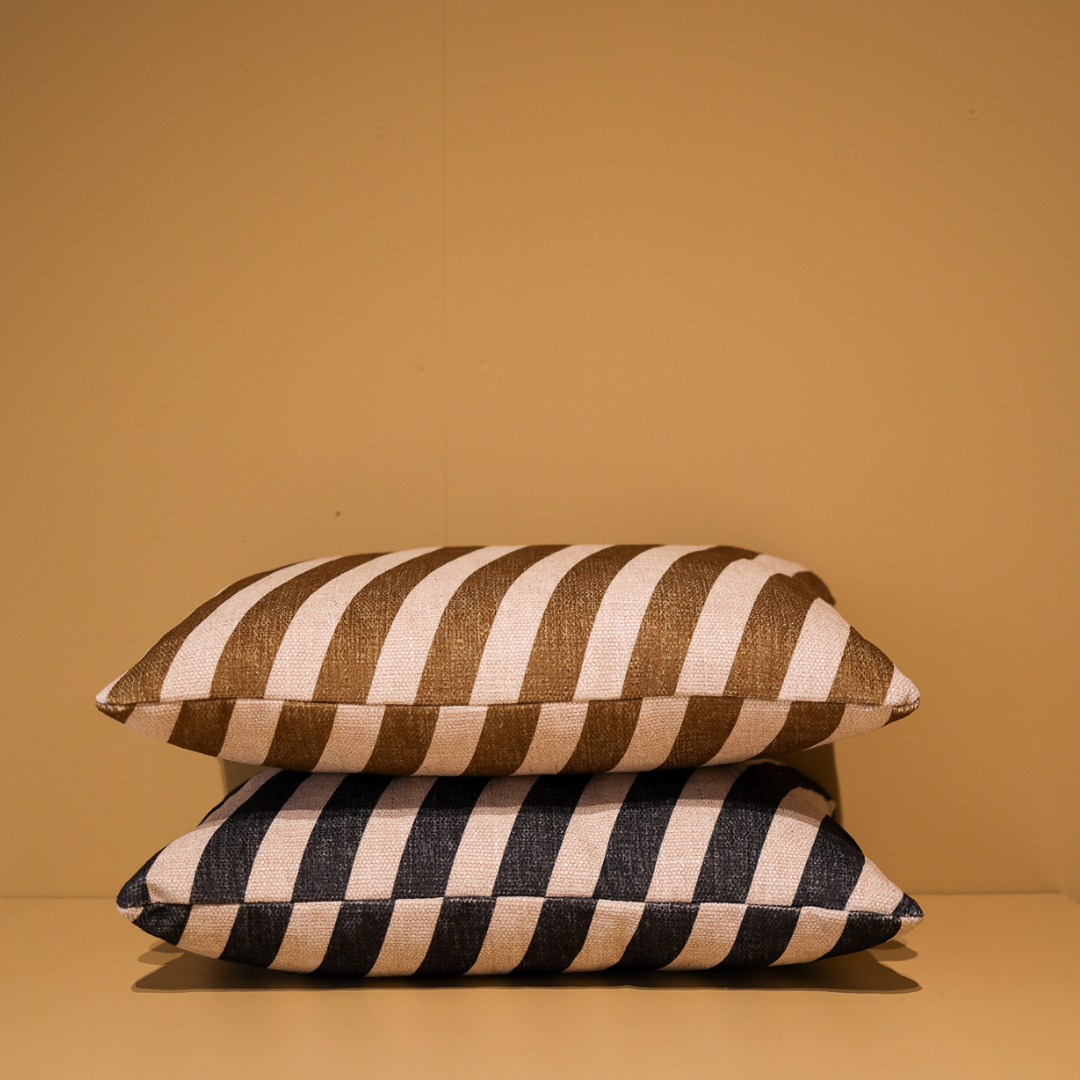 Sit Design – sierkussen Linea en stofopties voor banken en fauteuils
