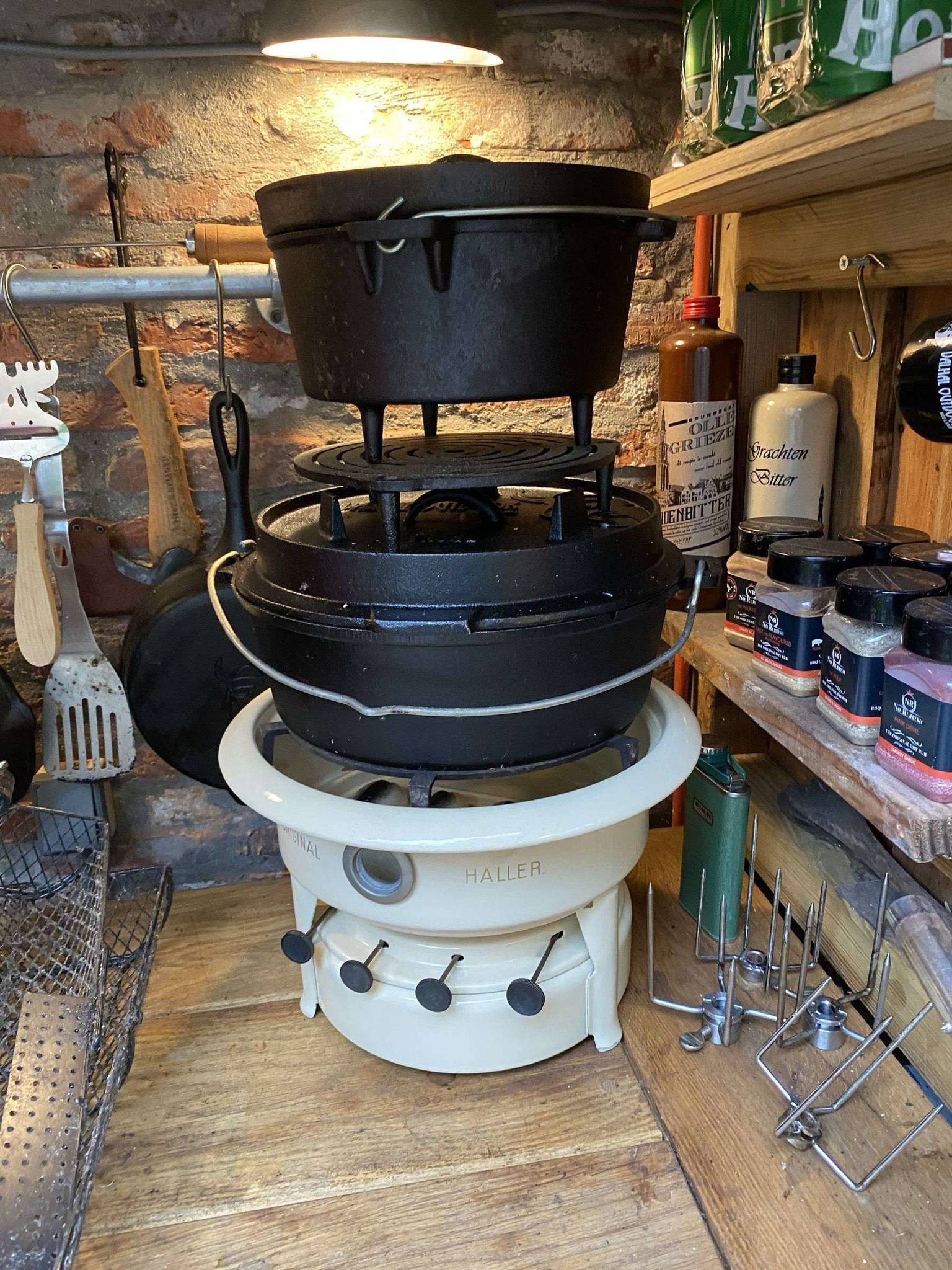 VH_497785-11.jpg Nederlandse Oven Braadpan Gietijzer 8 Liter - Afbeelding 12